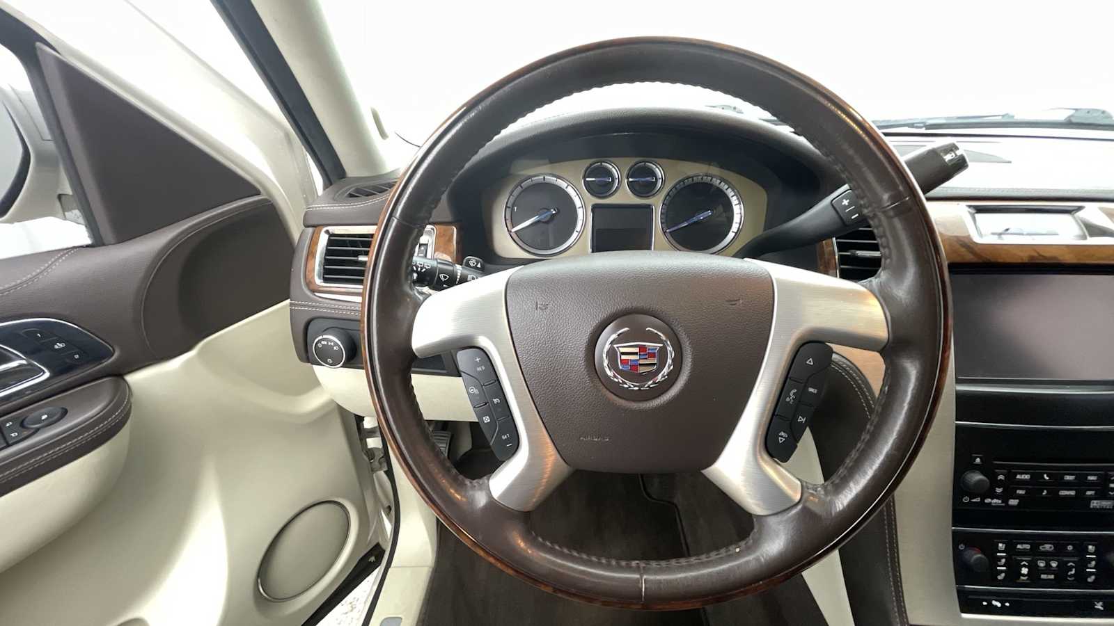 Thumbnail: 2013 Cadillac Escalade - 14