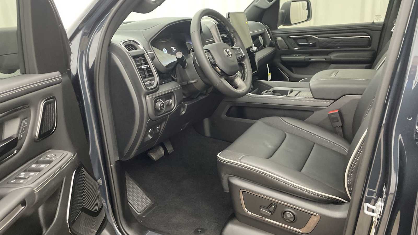 Thumbnail: 2026 RAM 1500 - 2