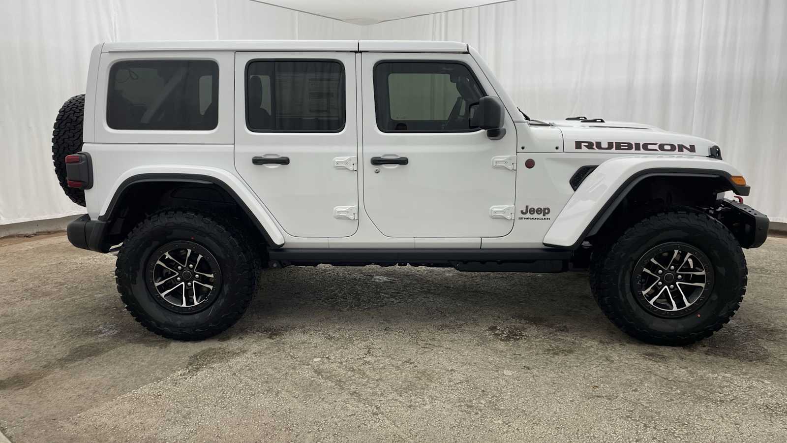 Thumbnail: 2026 Jeep Wrangler - 37