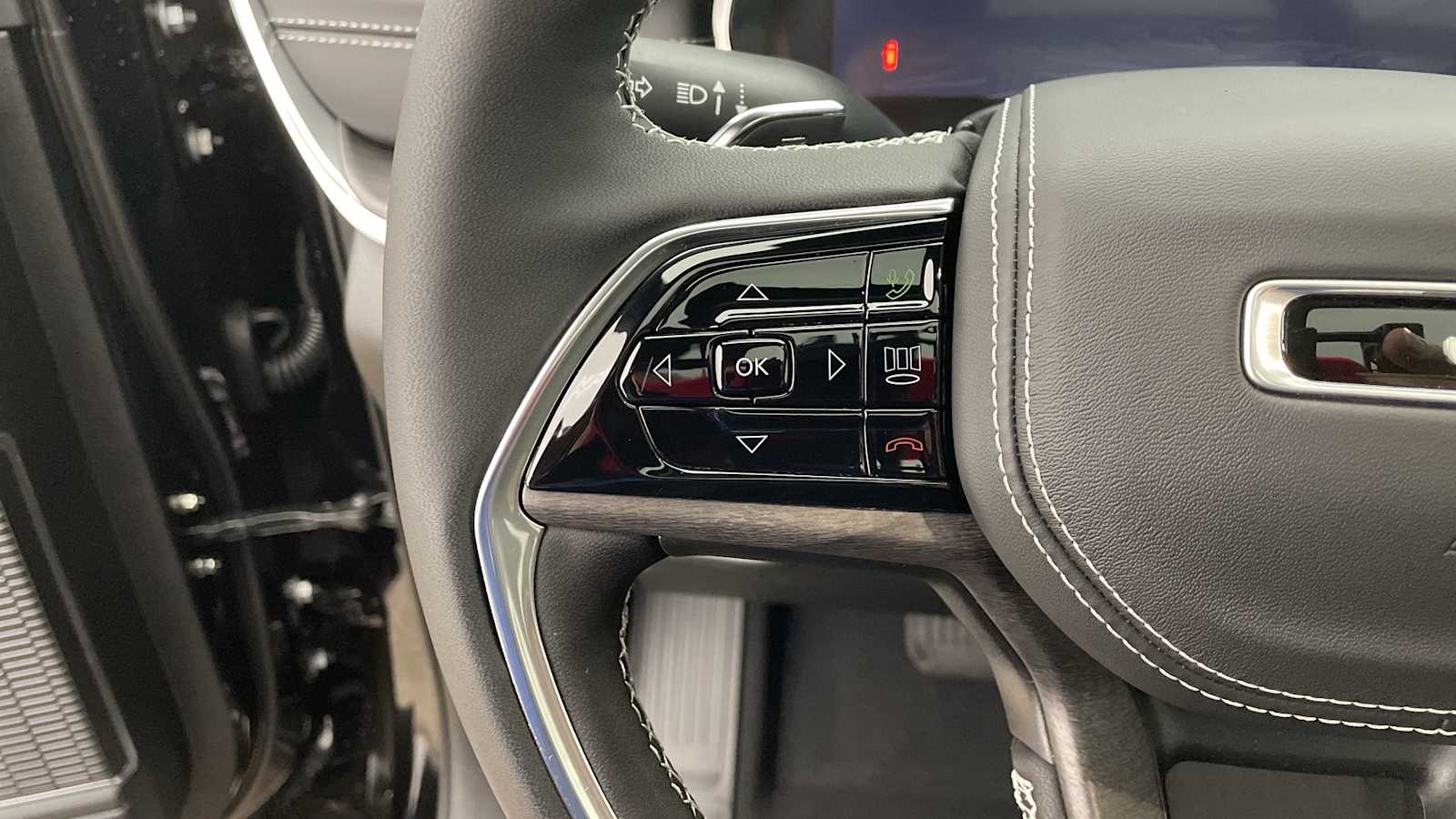 Thumbnail: 2025 Jeep Grand Cherokee - 16