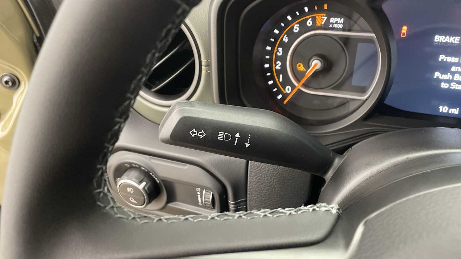 Thumbnail: 2025 Jeep Gladiator - 17