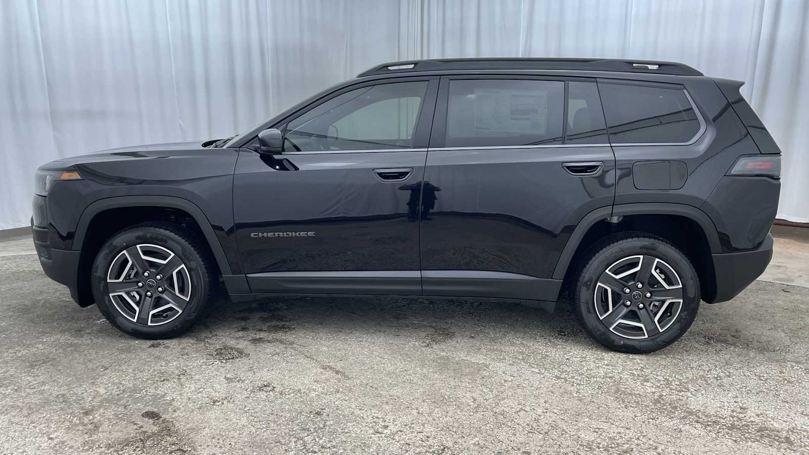 Thumbnail: 2026 Jeep Cherokee - 32