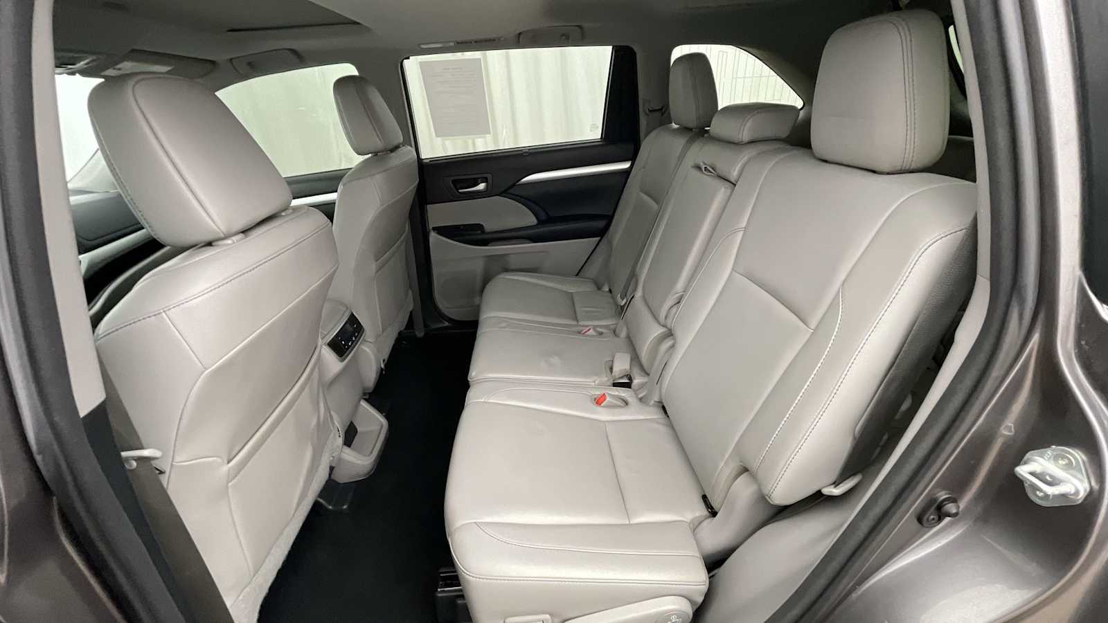 Thumbnail: 2018 Toyota Highlander - 10