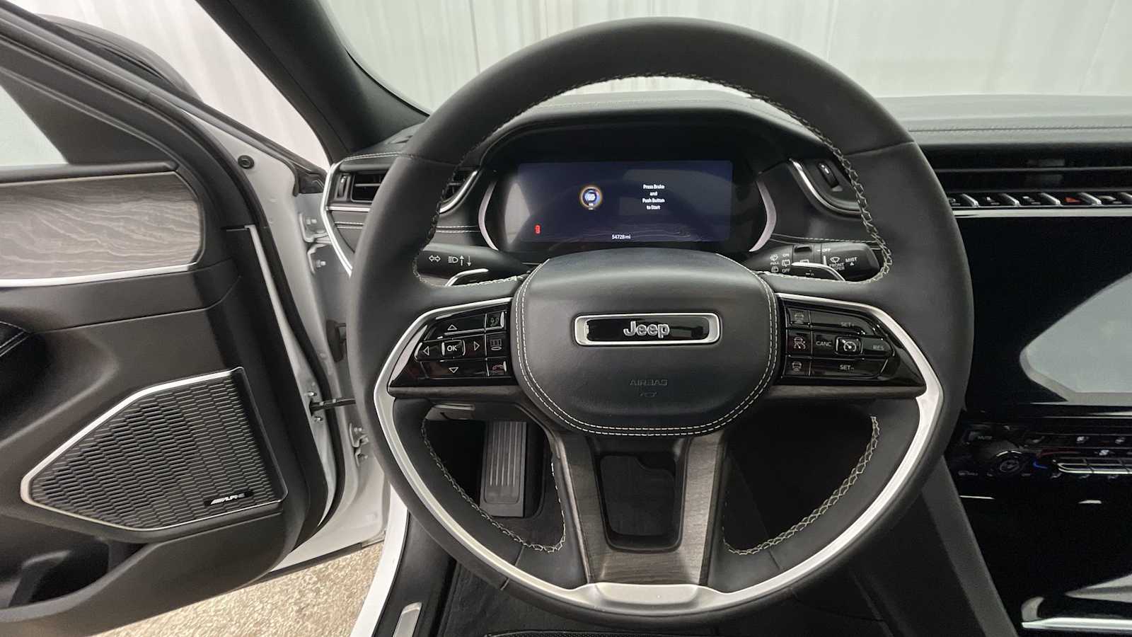 Thumbnail: 2023 Jeep Grand Cherokee - 15