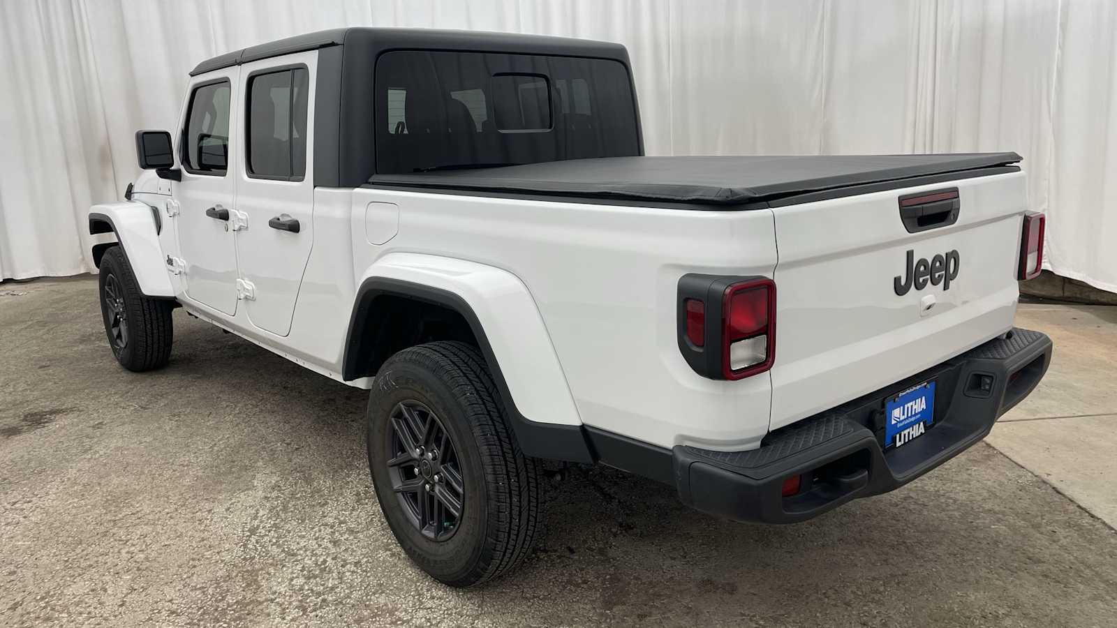 Thumbnail: 2025 Jeep Gladiator - 34