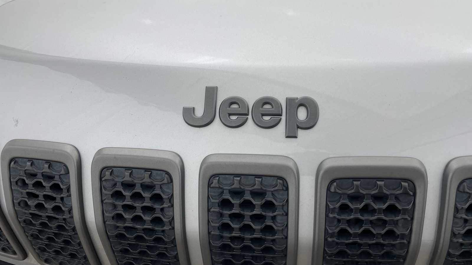 Thumbnail: 2019 Jeep Cherokee - 42