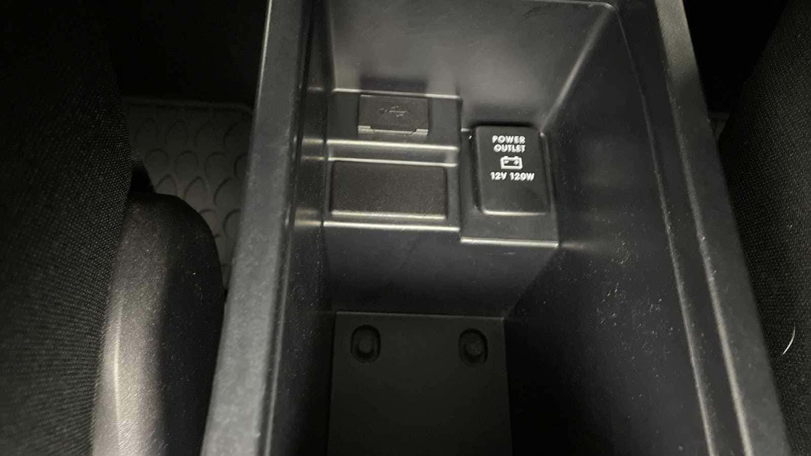 Thumbnail: 2016 Mitsubishi Outlander Sport - 18