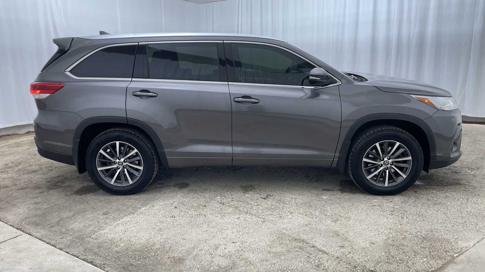 Thumbnail: 2018 Toyota Highlander - 36