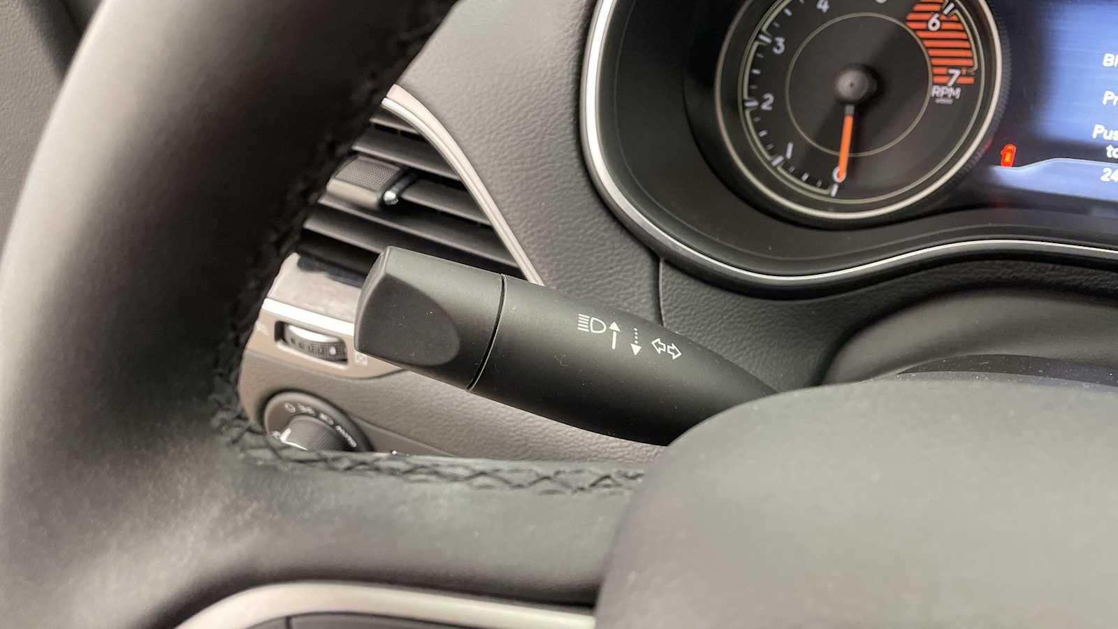 Thumbnail: 2022 Jeep Cherokee - 17