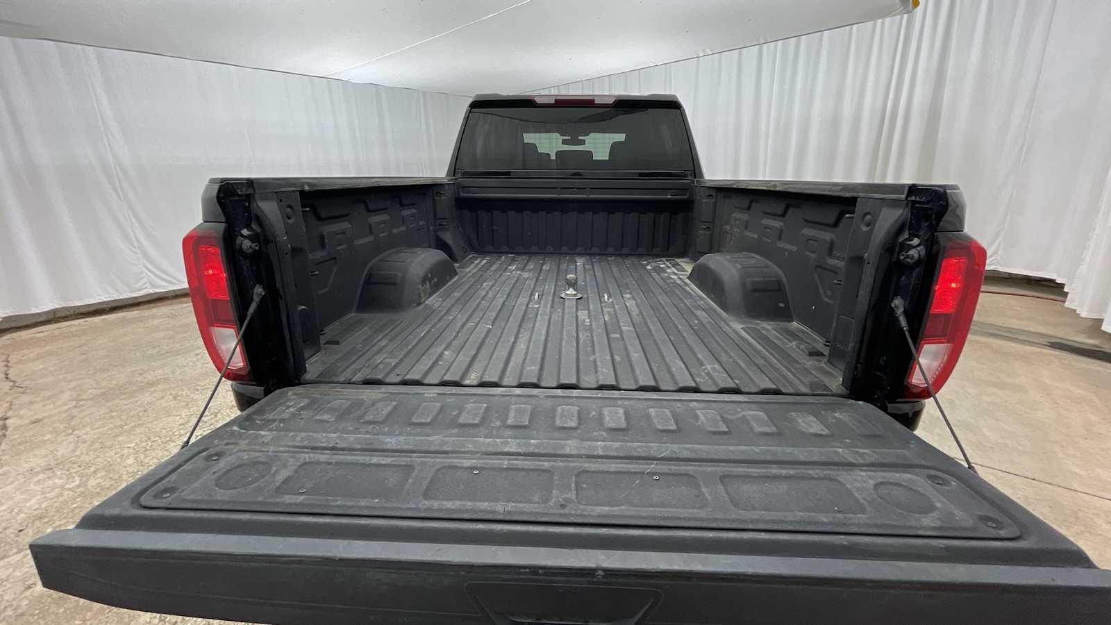 Thumbnail: 2022 GMC Sierra 2500 - 28