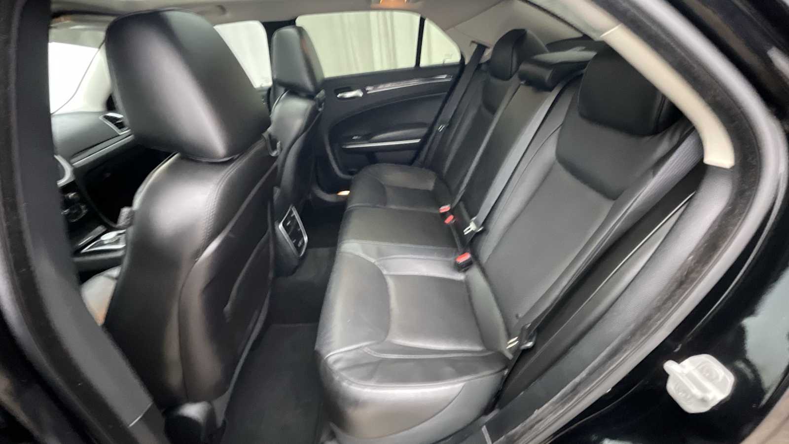 Thumbnail: 2020 Chrysler 300 - 9