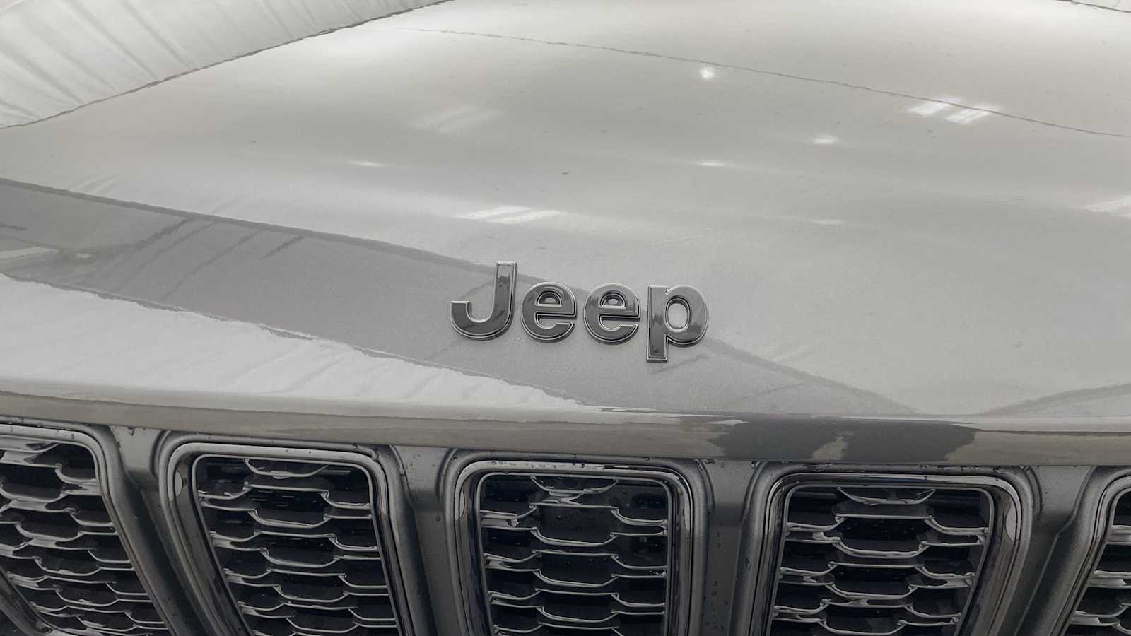 Thumbnail: 2025 Jeep Grand Cherokee - 42