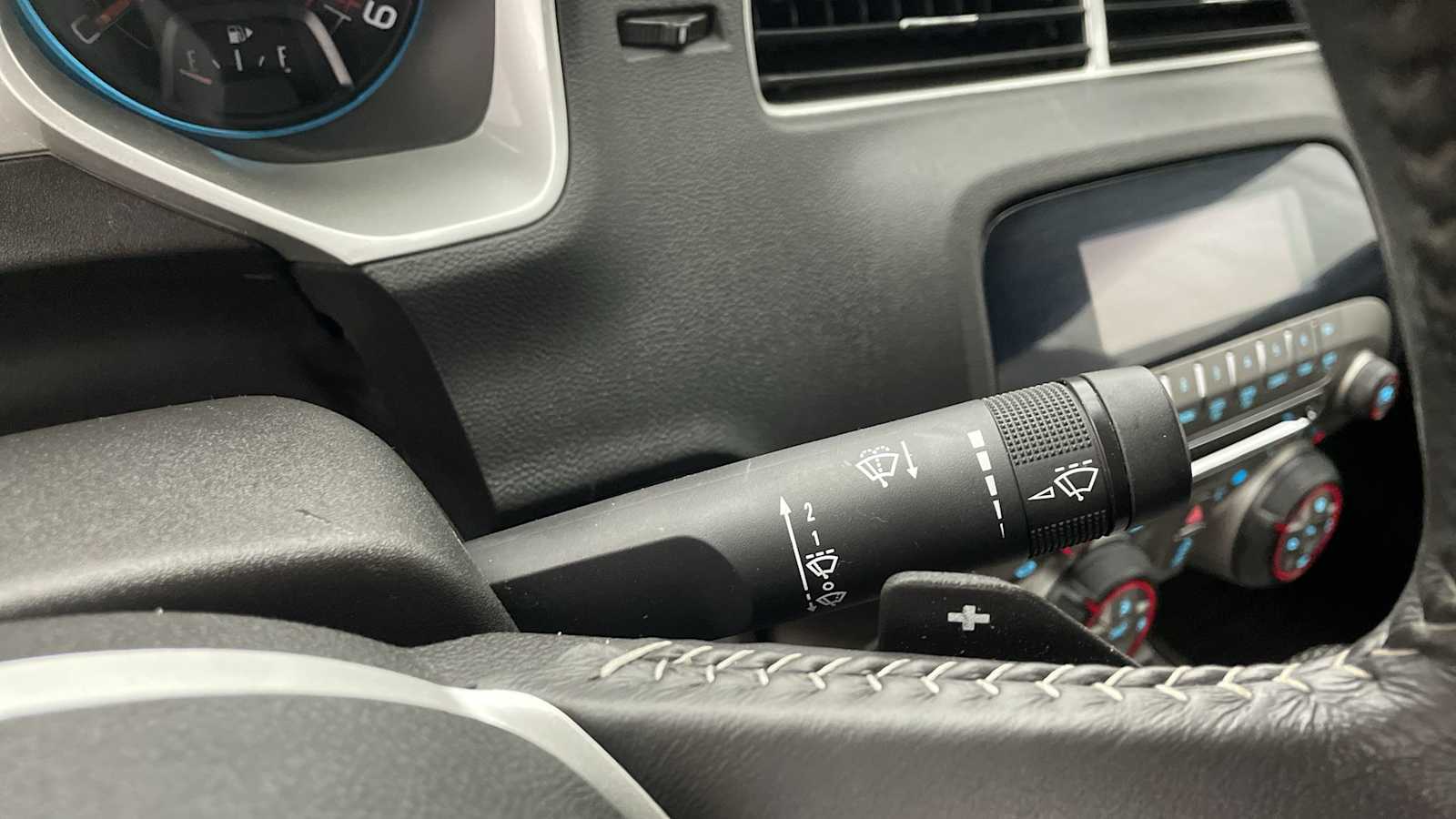 Thumbnail: 2011 Chevrolet Camaro - 14