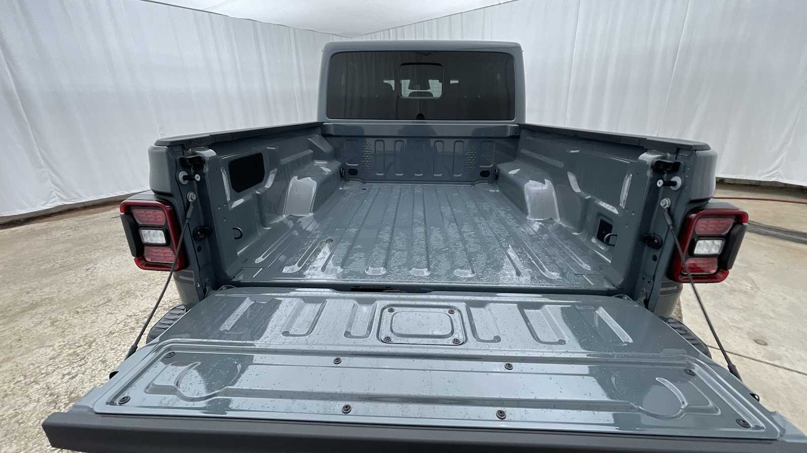 Thumbnail: 2026 Jeep Gladiator - 30