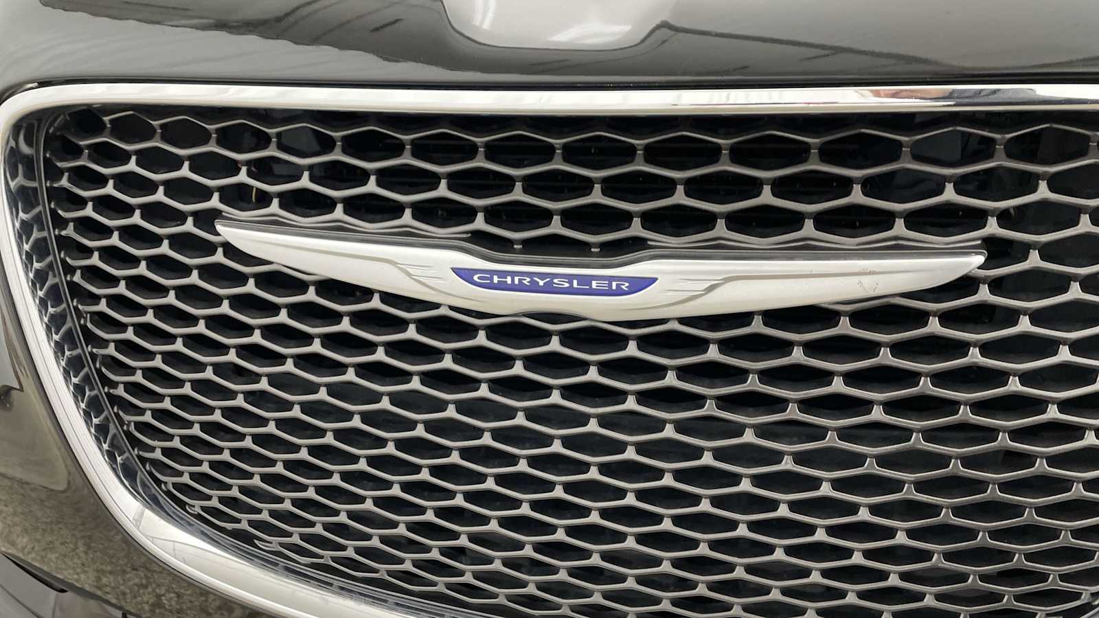 Thumbnail: 2020 Chrysler 300 - 38