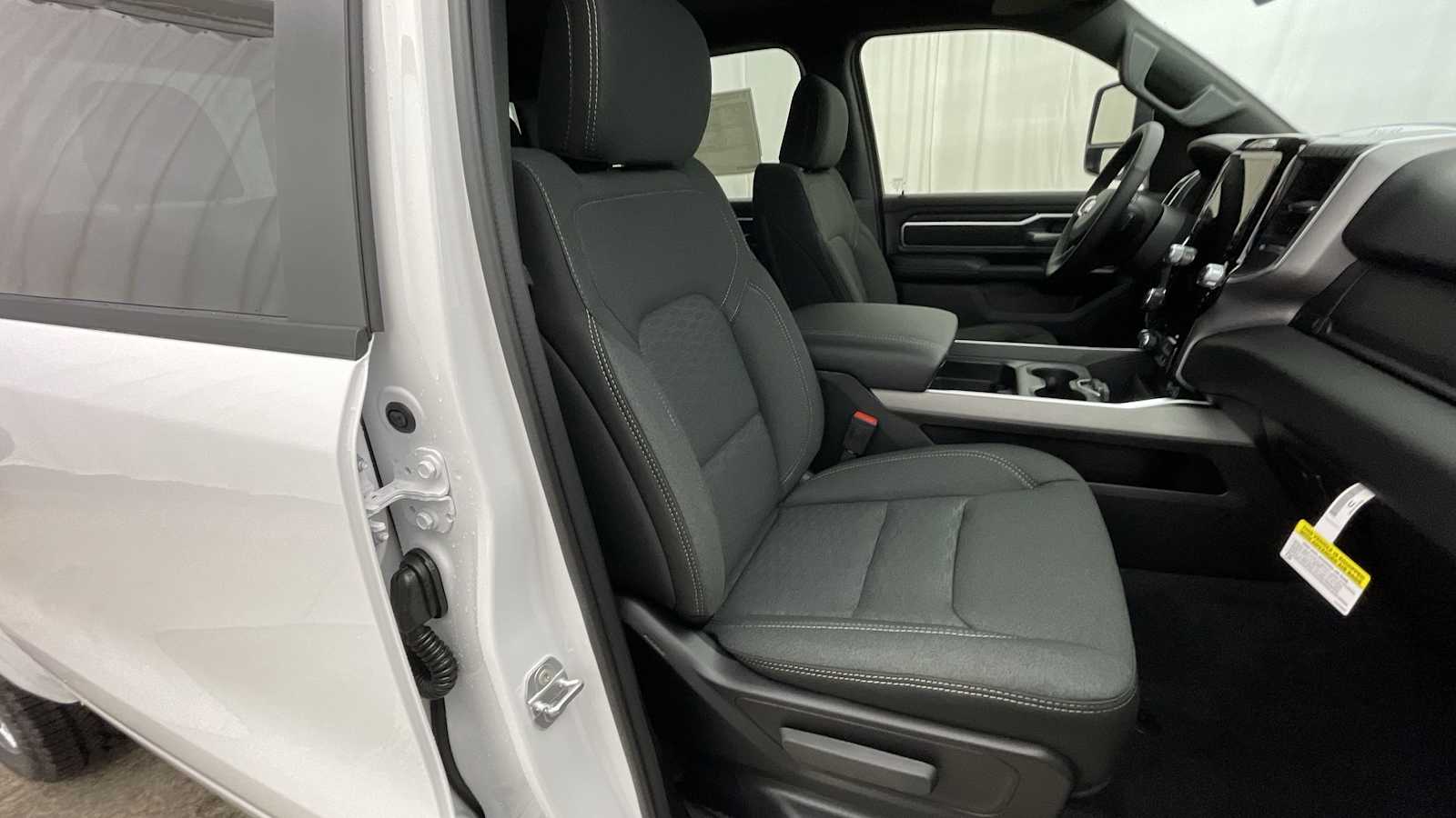 Thumbnail: 2026 RAM 1500 - 11