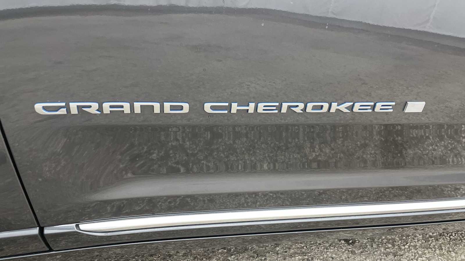 Thumbnail: 2023 Jeep Grand Cherokee - 43