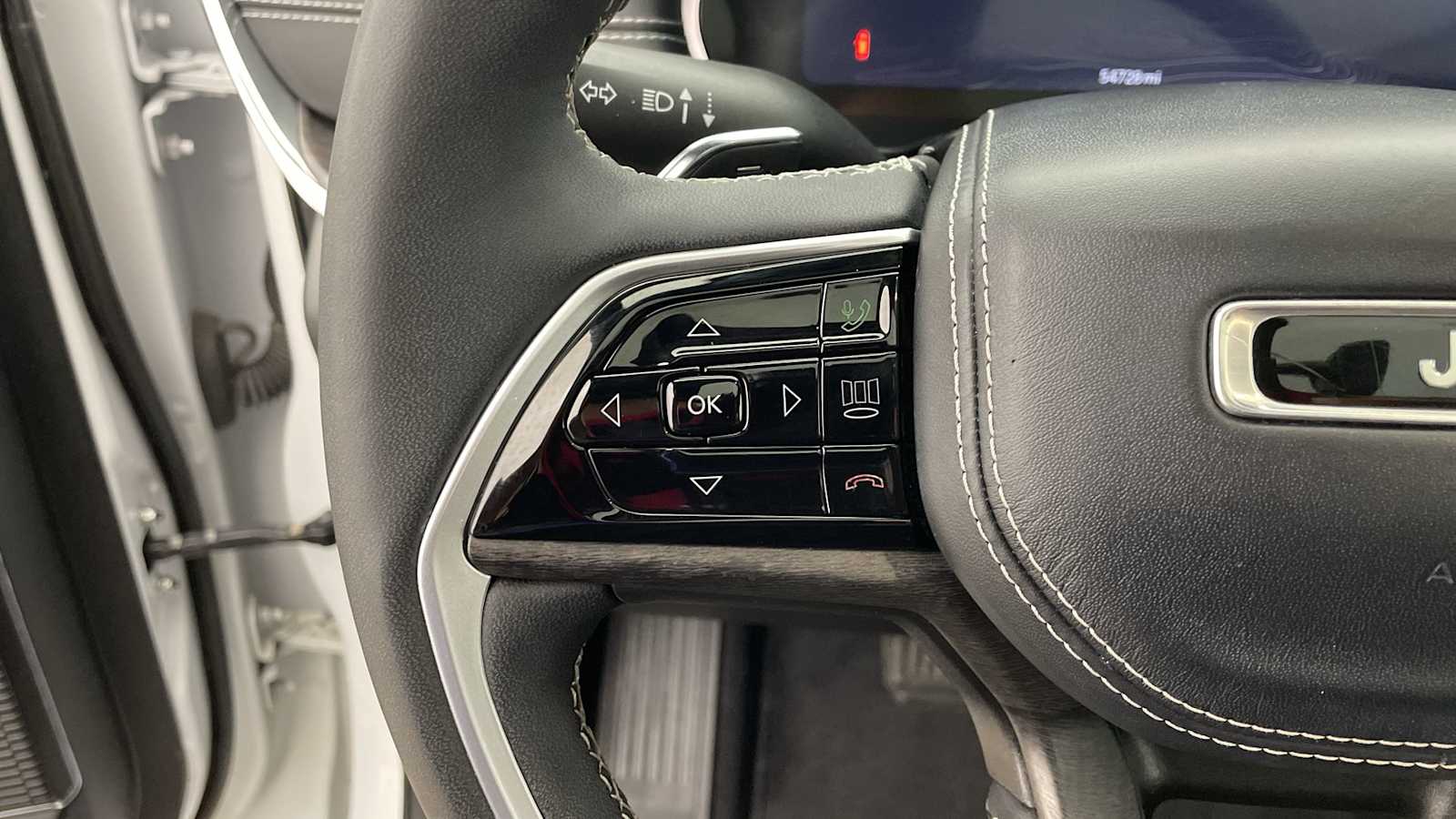 Thumbnail: 2023 Jeep Grand Cherokee - 16