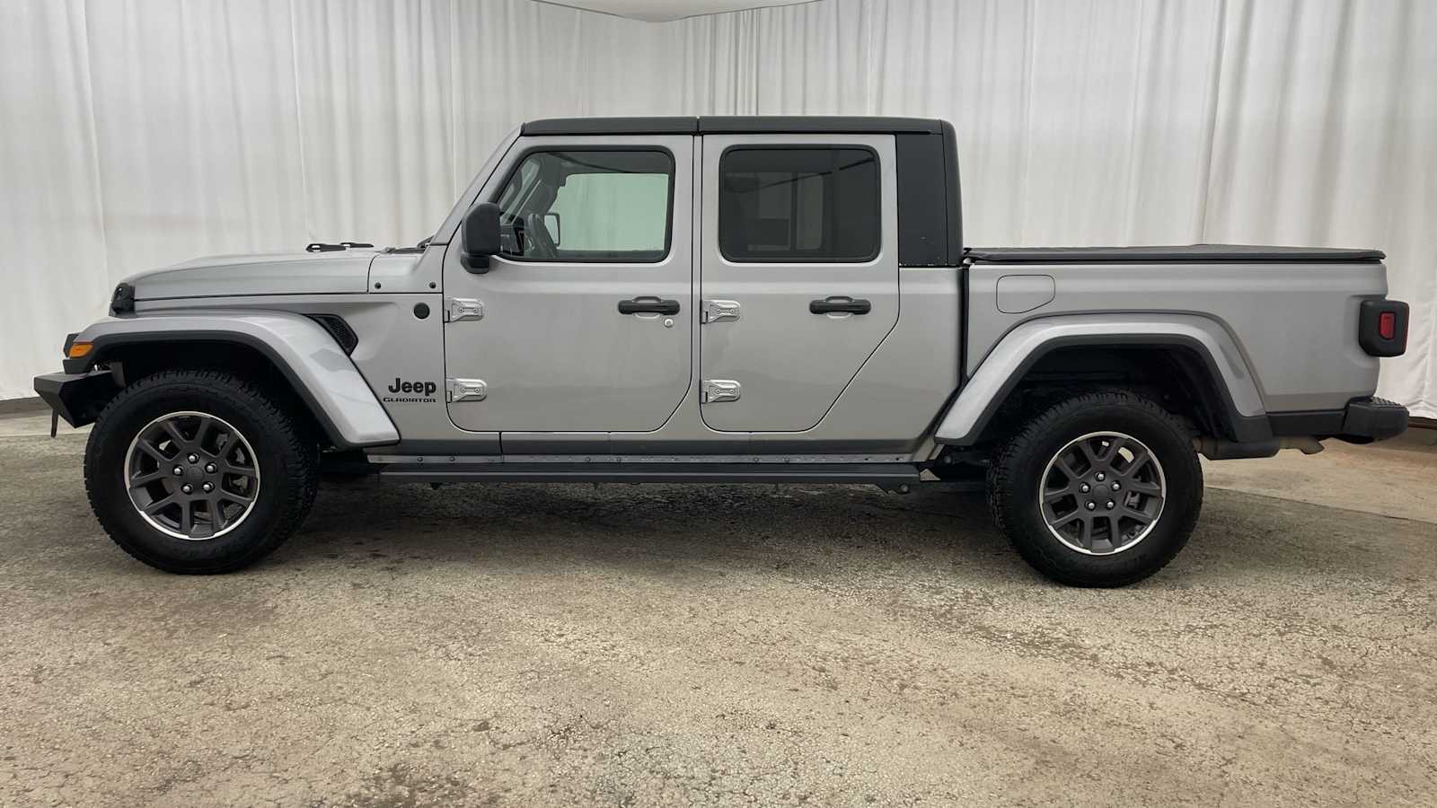 Thumbnail: 2020 Jeep Gladiator - 31