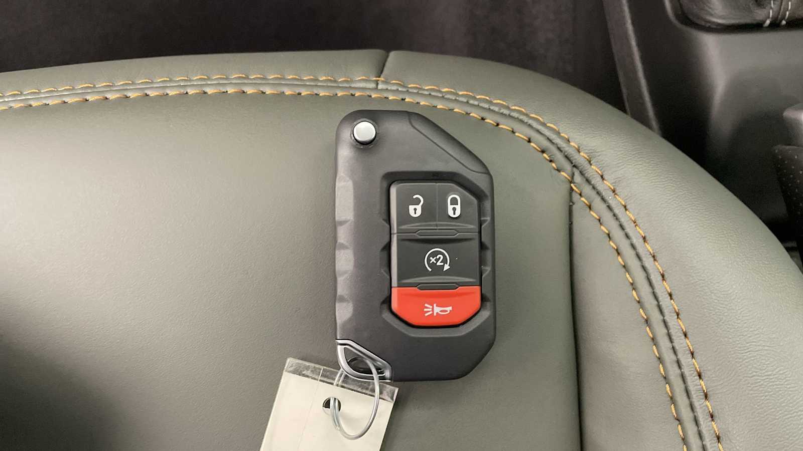 Thumbnail: 2025 Jeep Gladiator - 22