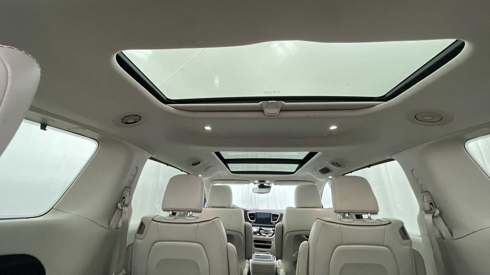 Thumbnail: 2020 Chrysler Pacifica - 13