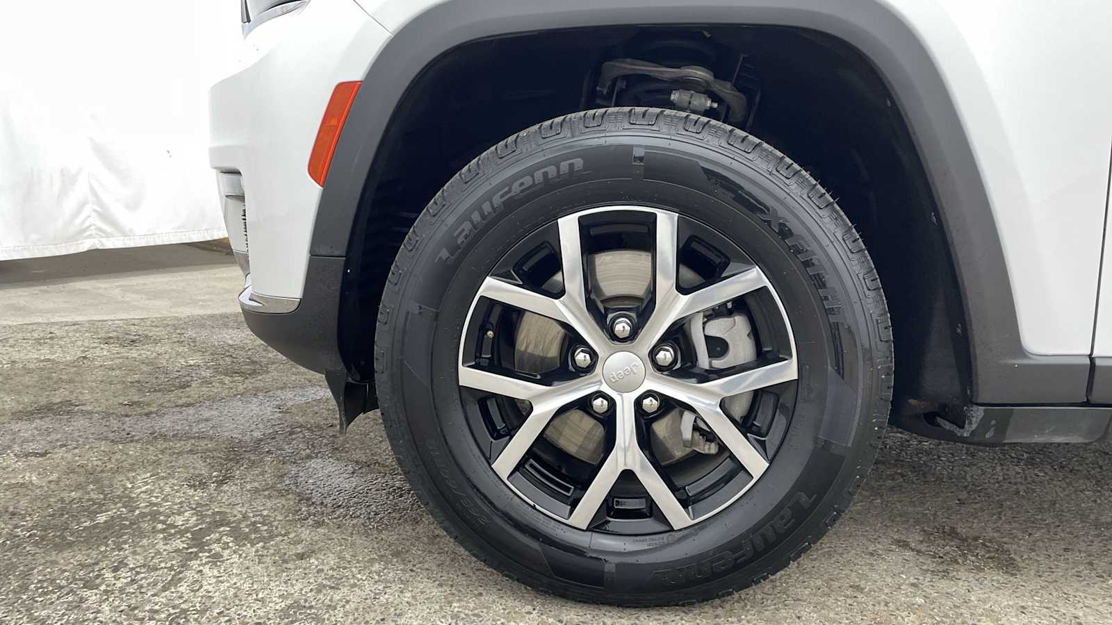 Thumbnail: 2023 Jeep Grand Cherokee - 42