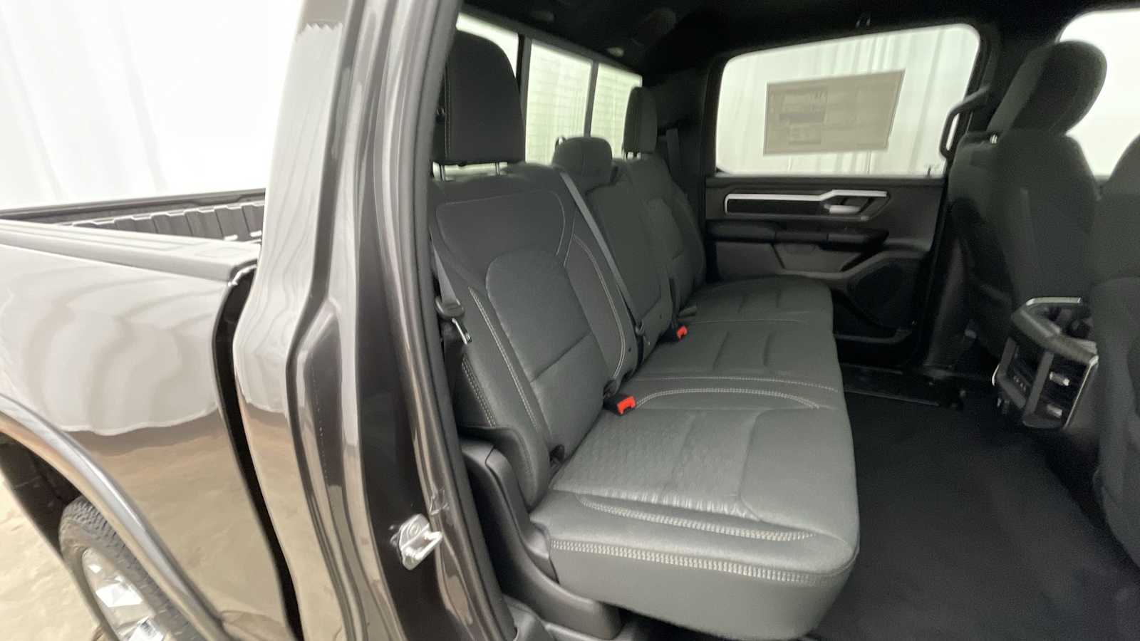 Thumbnail: 2026 RAM 1500 - 9