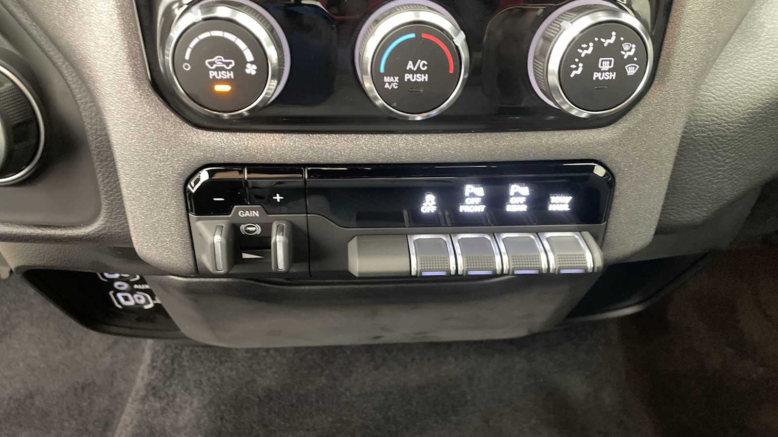 Thumbnail: 2025 RAM 1500 - 22