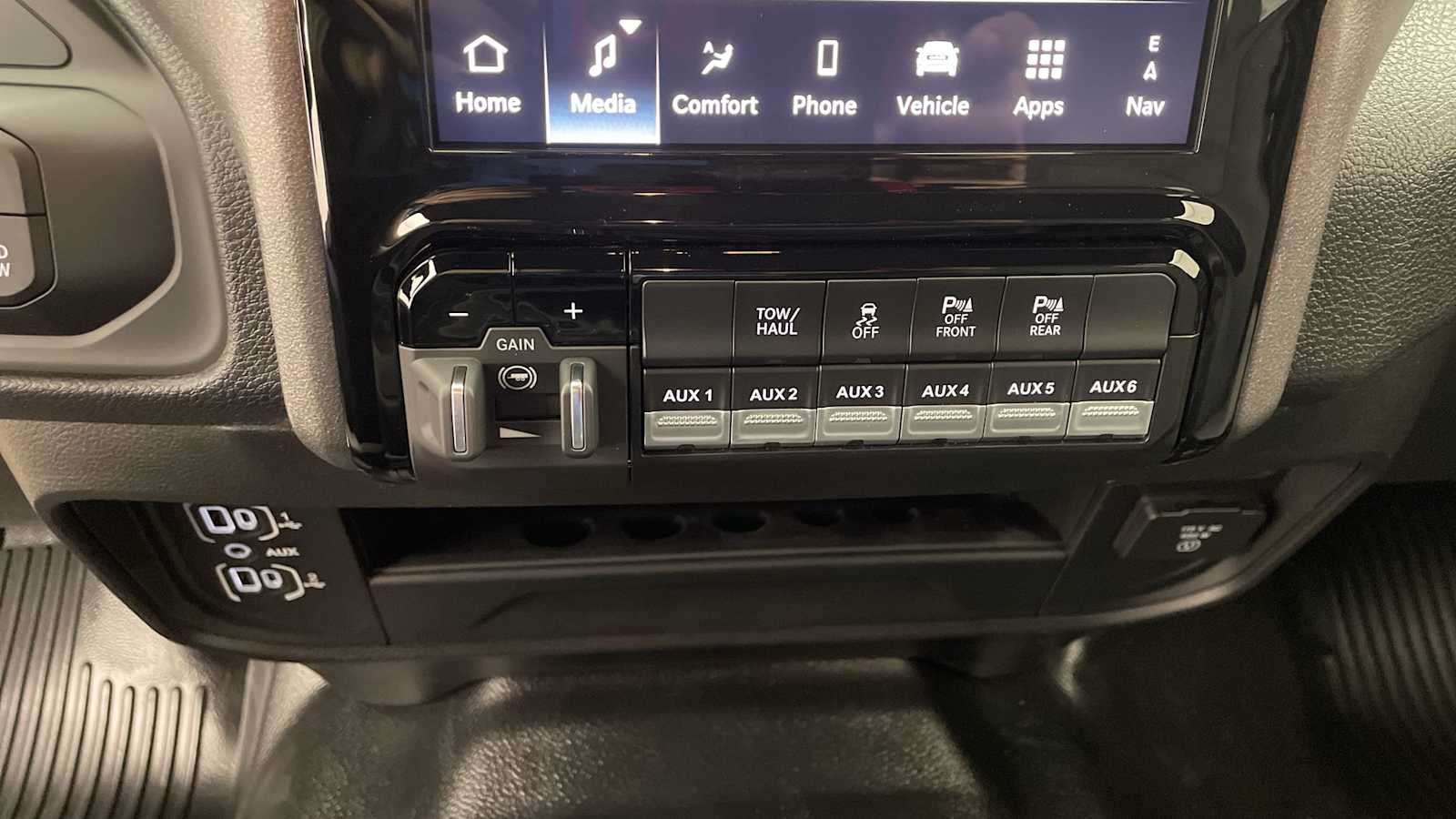 Thumbnail: 2026 RAM 3500 - 23