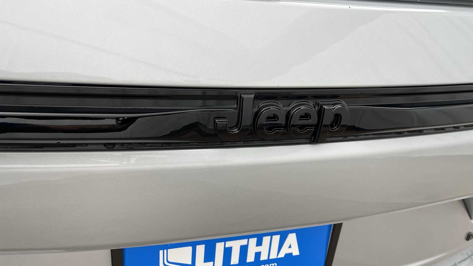 Thumbnail: 2025 Jeep Grand Cherokee - 42