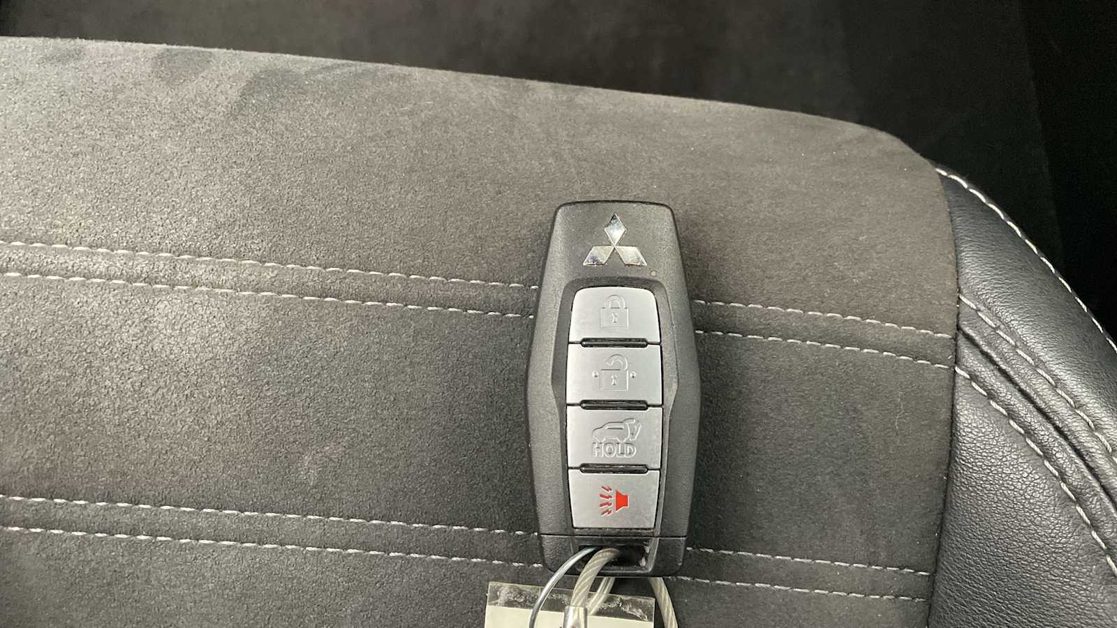 Thumbnail: 2023 Mitsubishi Outlander - 23