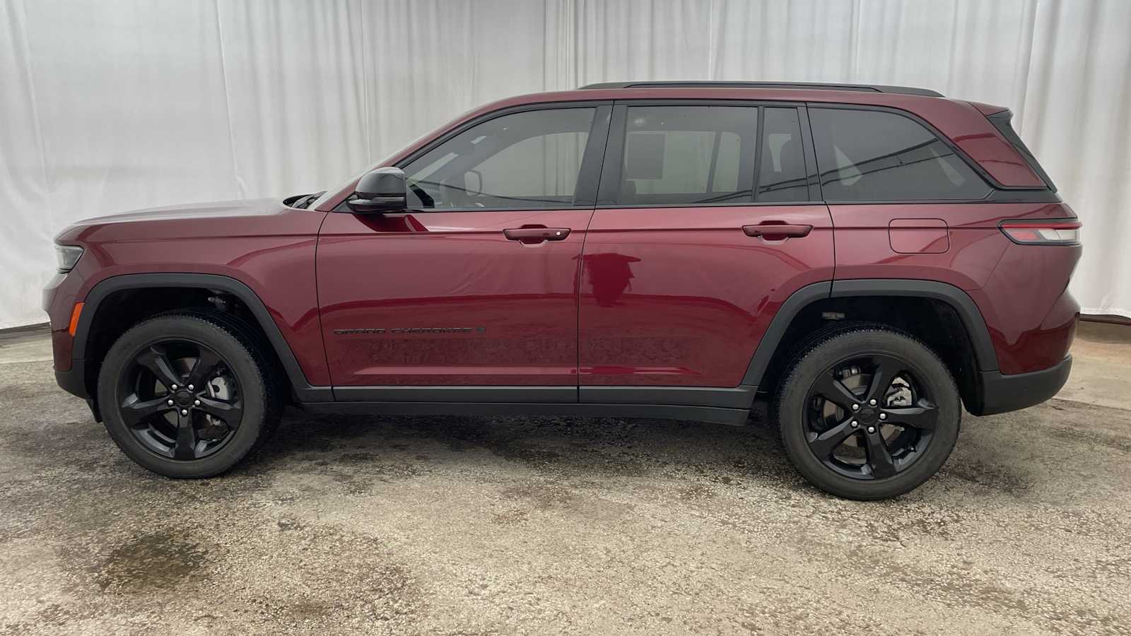 Thumbnail: 2023 Jeep Grand Cherokee - 30