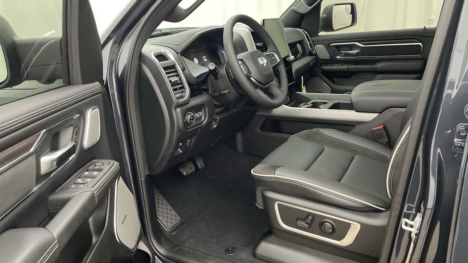 Thumbnail: 2026 RAM 1500 - 2