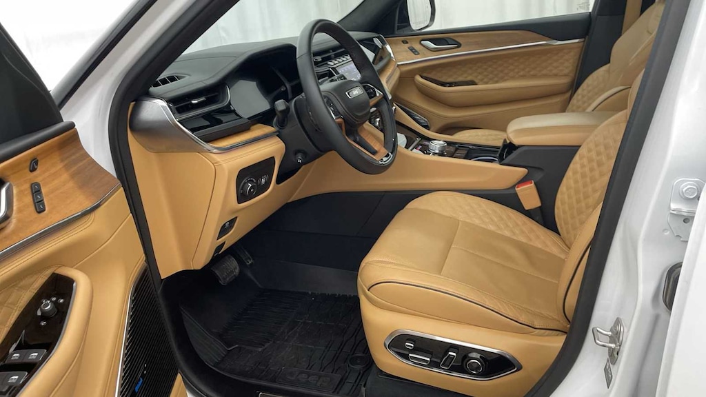 Used 2024 Jeep Grand Cherokee L Summit SUV