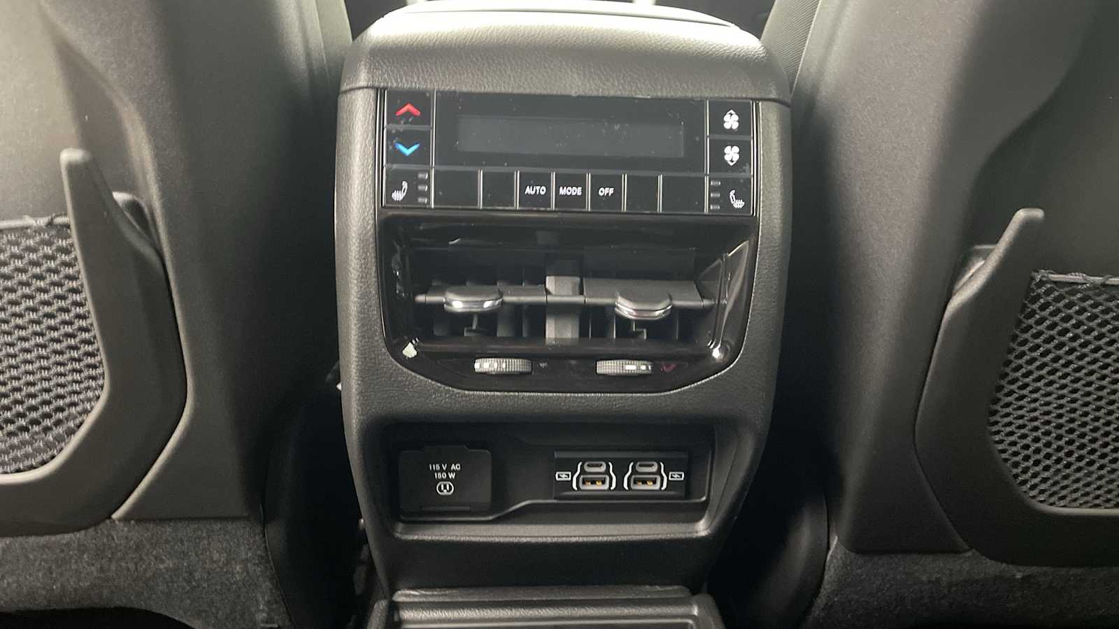 Thumbnail: 2025 Jeep Grand Cherokee - 28