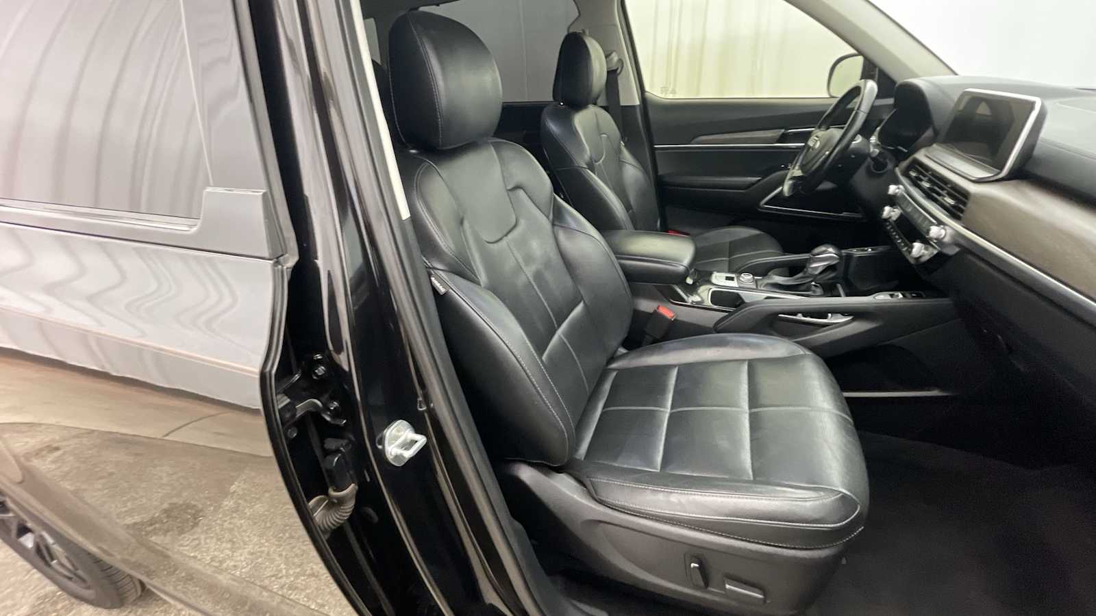 Thumbnail: 2021 Kia Telluride - 13