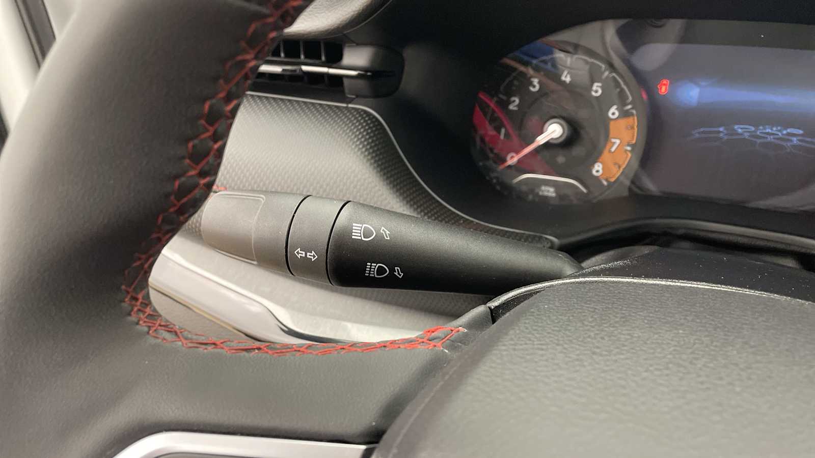 Thumbnail: 2023 Jeep Compass - 17