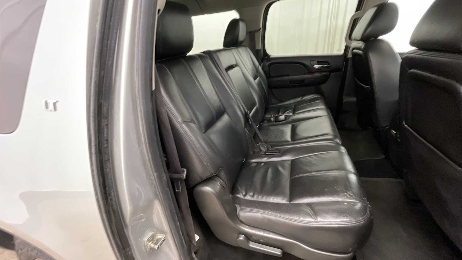 Thumbnail: 2014 Chevrolet Suburban - 10