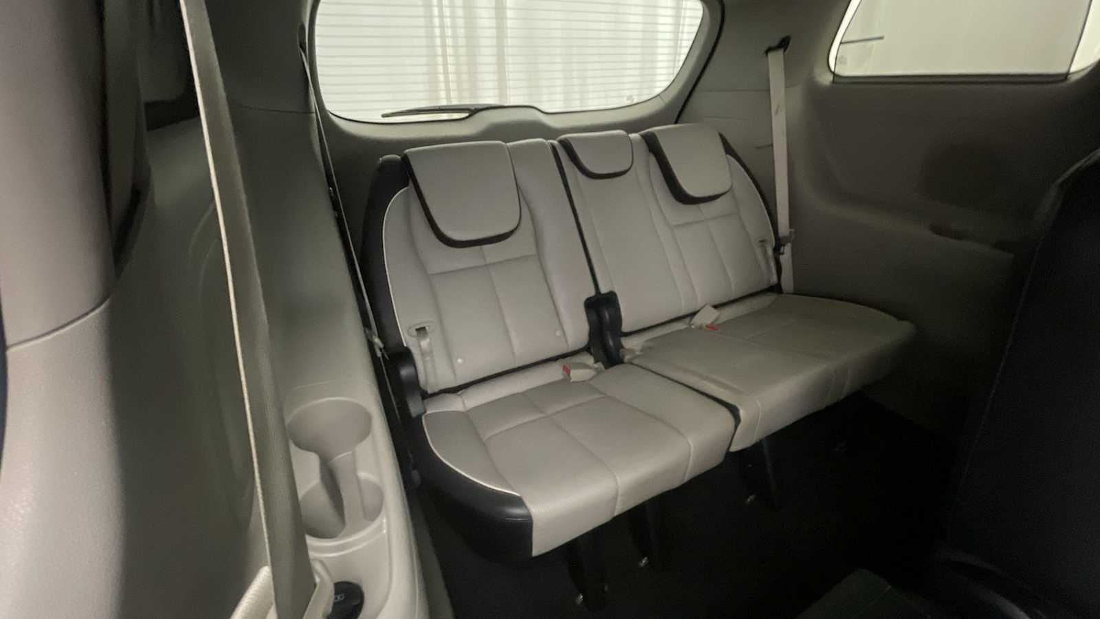 Thumbnail: 2020 Kia Sedona - 13