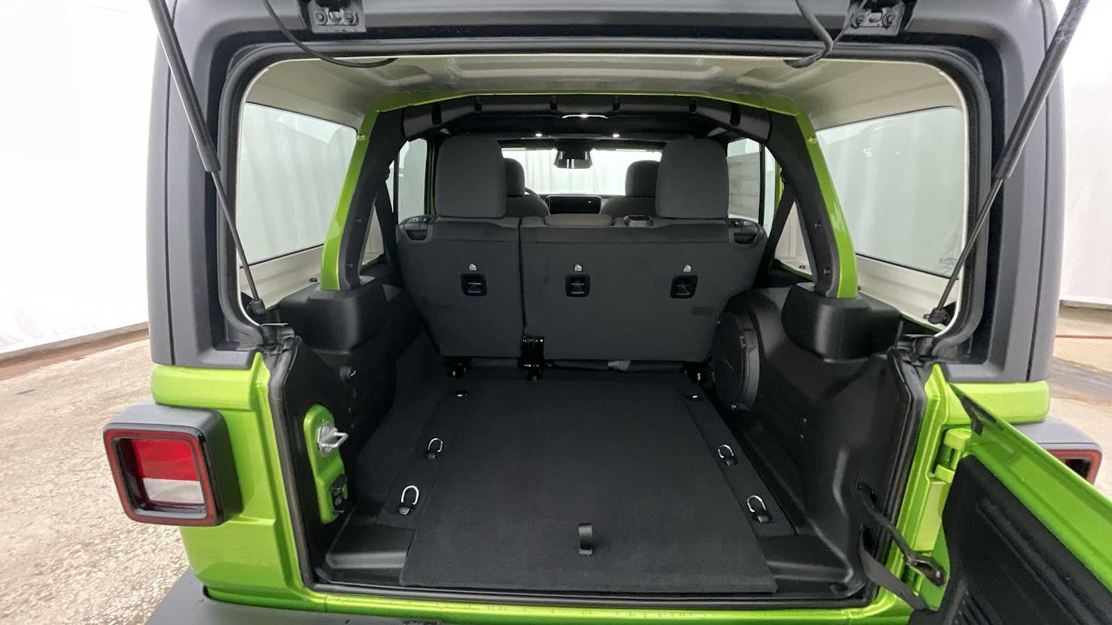 Thumbnail: 2026 Jeep Wrangler - 31