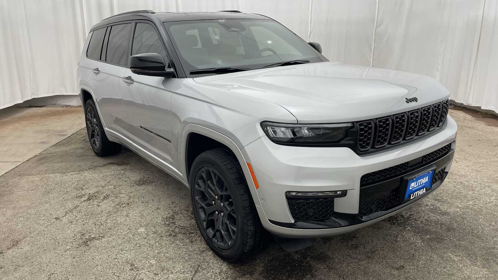 Thumbnail: 2025 Jeep Grand Cherokee - 40