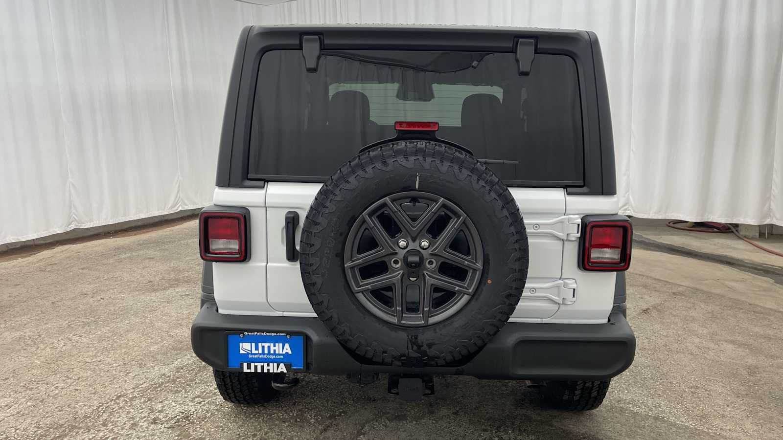 Thumbnail: 2026 Jeep Wrangler - 33