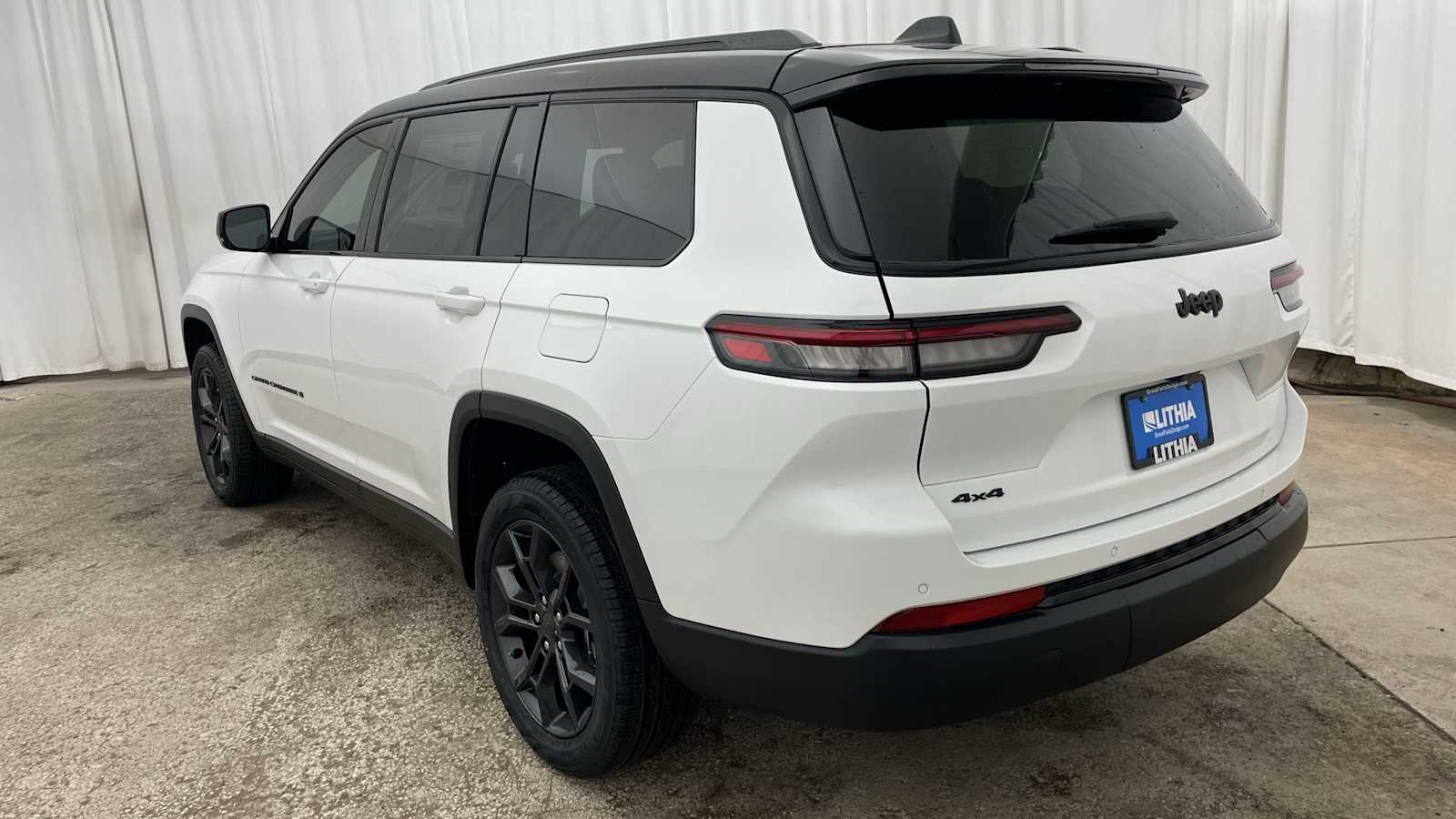 Thumbnail: 2025 Jeep Grand Cherokee - 35