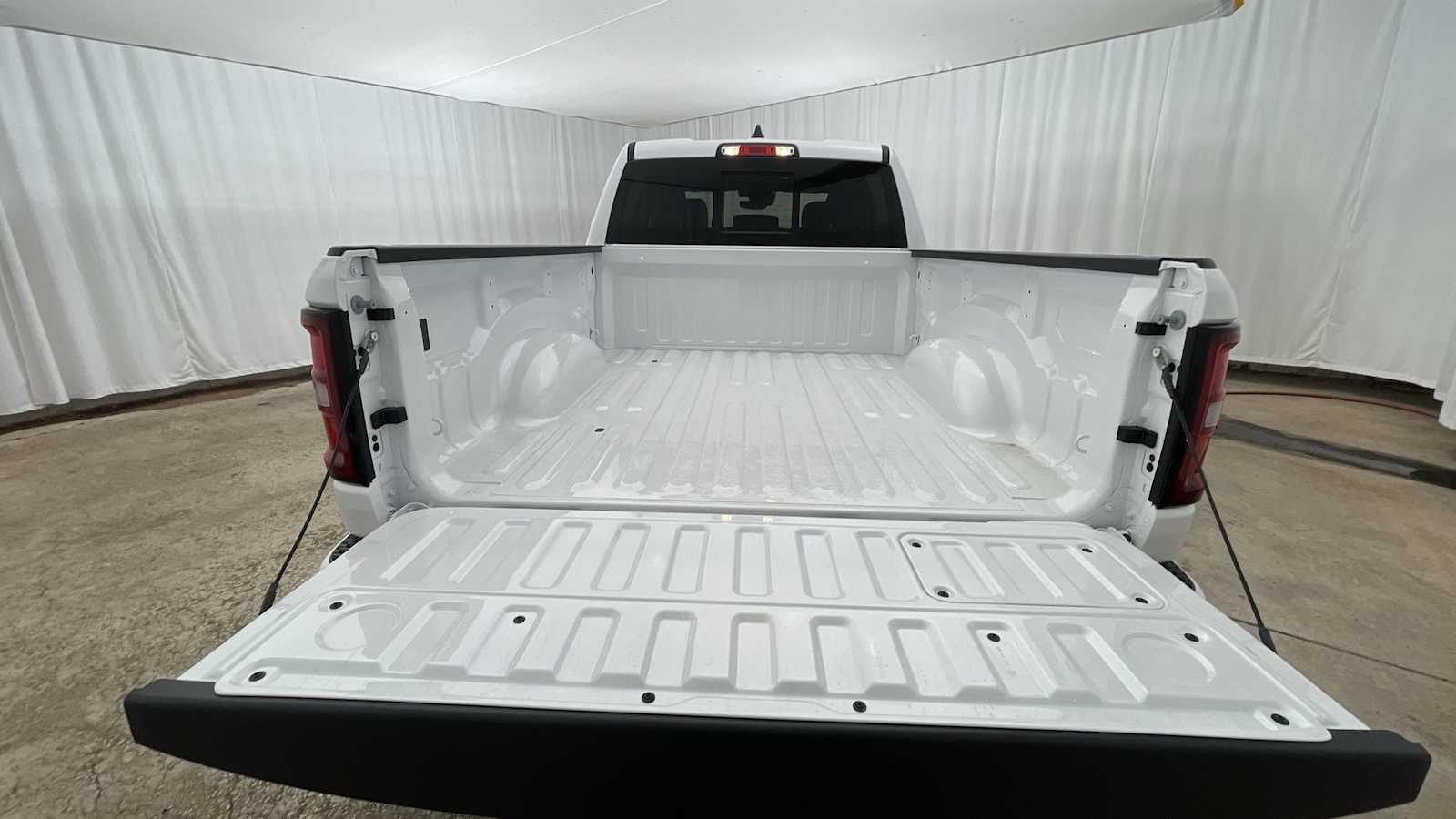 Thumbnail: 2026 RAM 1500 - 32