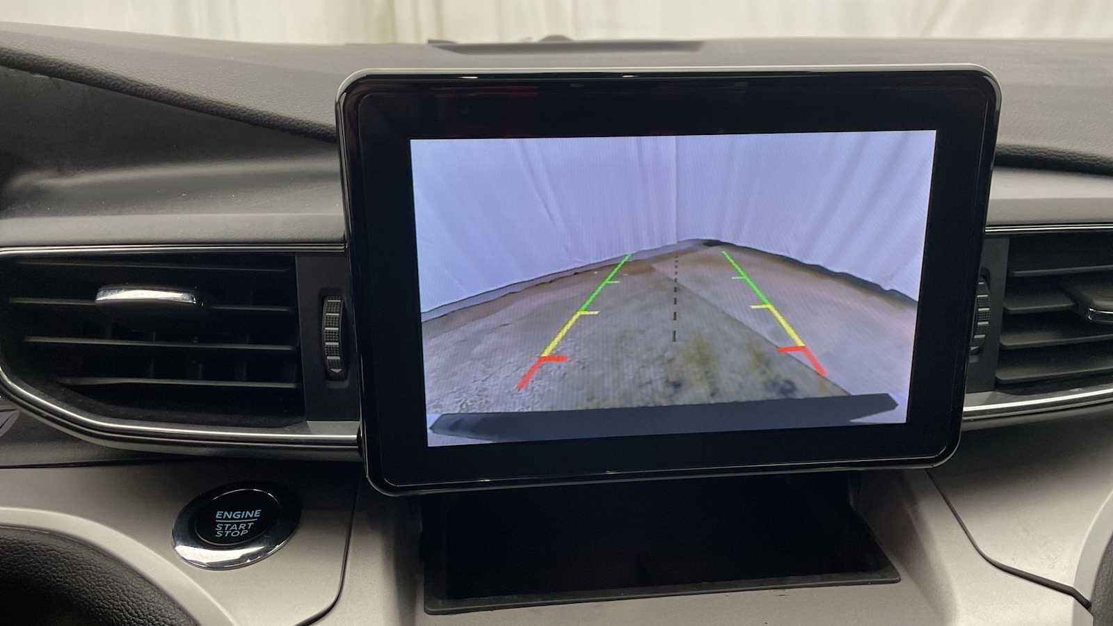 Thumbnail: 2022 Ford Explorer - 5