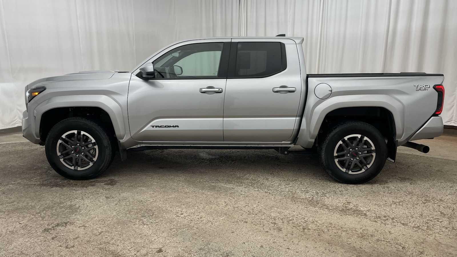 Thumbnail: 2024 Toyota Tacoma - 29