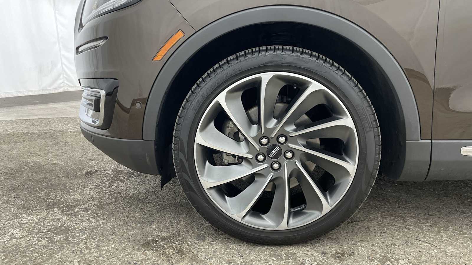 Thumbnail: 2019 Lincoln Nautilus - 44