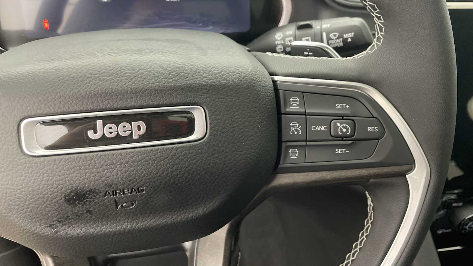 Thumbnail: 2025 Jeep Grand Cherokee - 16