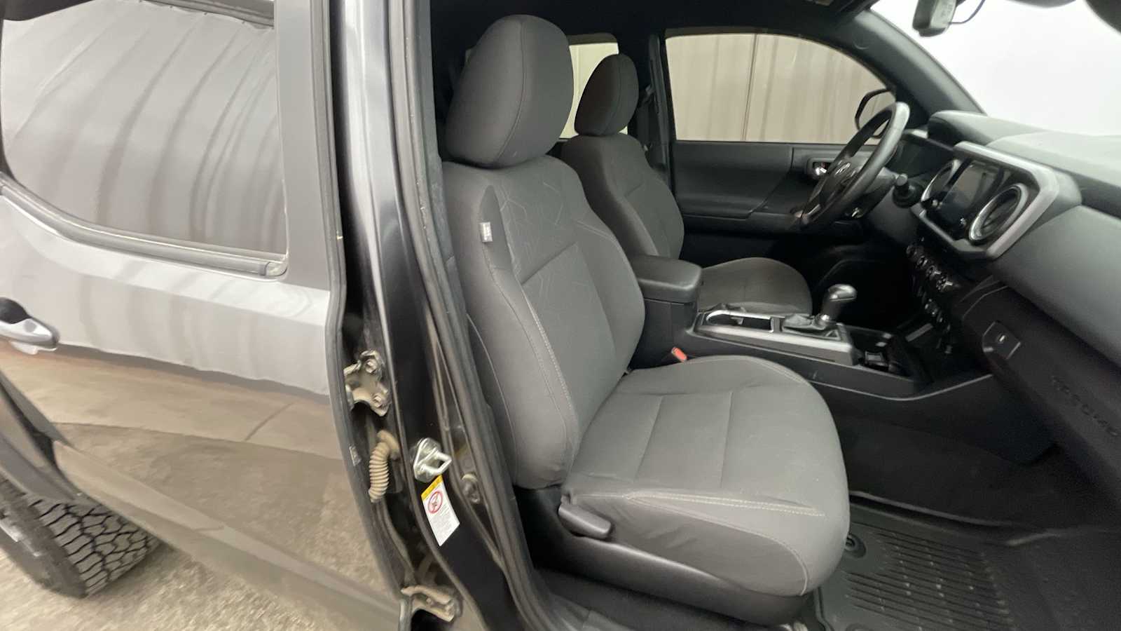 Thumbnail: 2019 Toyota Tacoma - 11