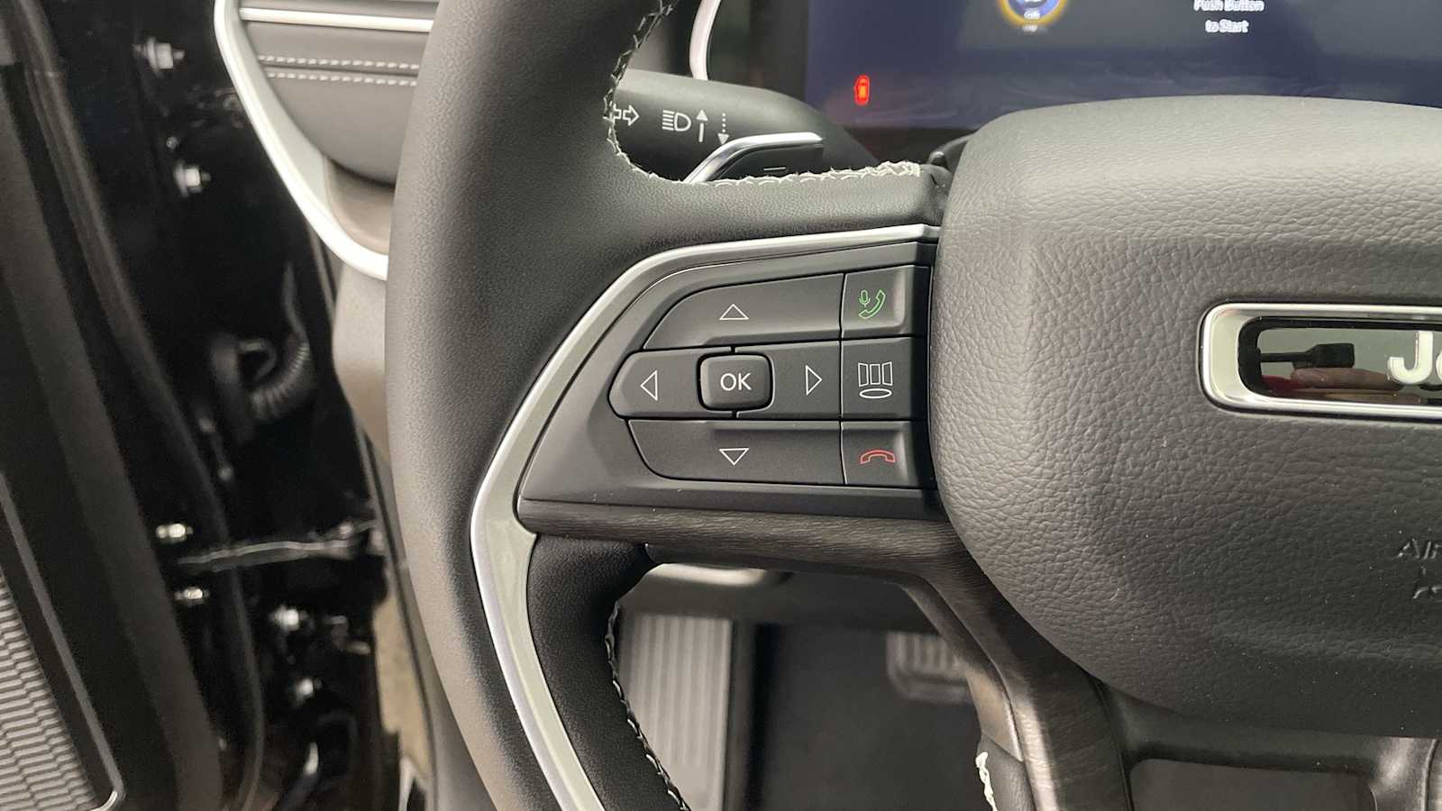 Thumbnail: 2025 Jeep Grand Cherokee - 16